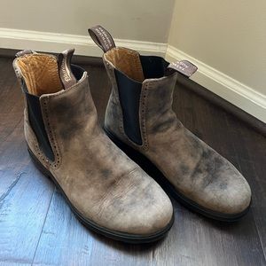 BLUNDSTONE WOMEN'S ORIGINALS
HIGH TOP BOOTS - RUSTIC BROWN